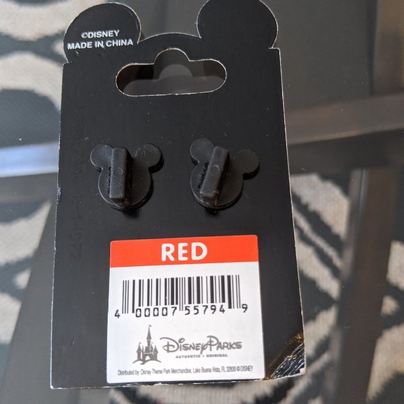 *3 for $20* Disney Pins - Princesses Crest NWT - Picture 2 of 2